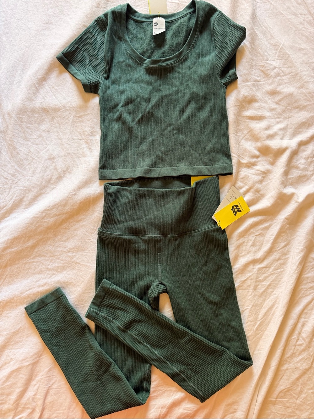 Women’s Ribbed Short Sleeve Top and Leggings Set - Dark Green